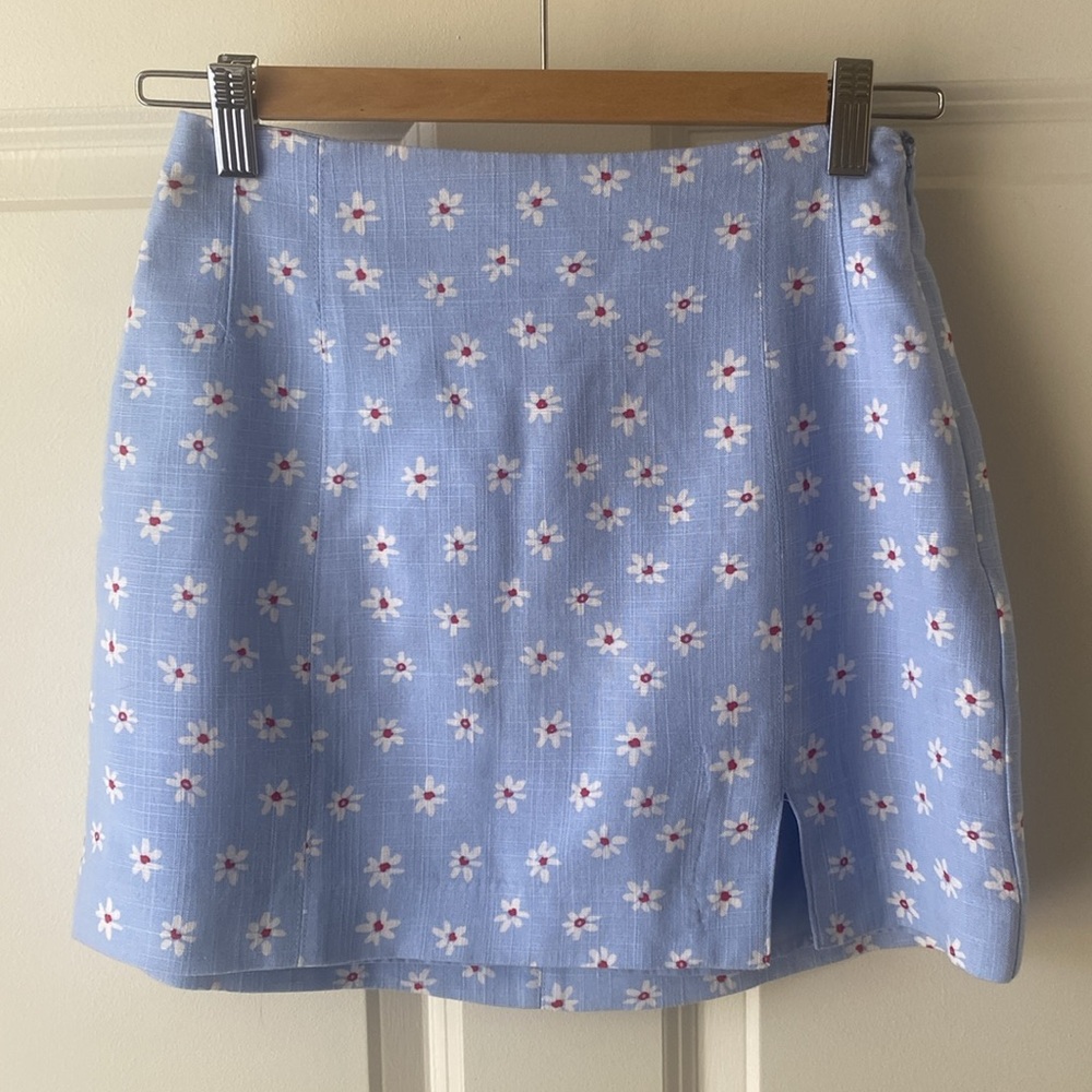 MANGO Mini Floral Skirt Size XS Front Slit Lined Blue Red White MNG